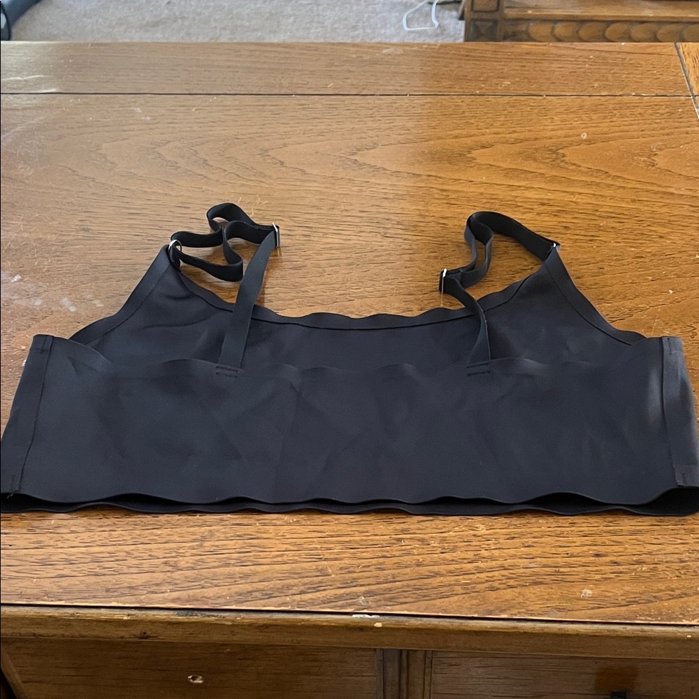 Seamless Black Bra - Picture 3 of 3